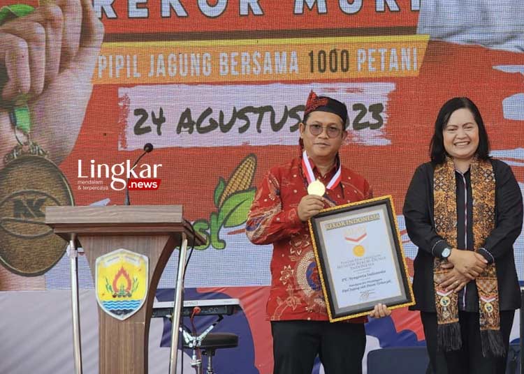 Dukung Sektor Pertanian, Syngenta Indonesia Pecahkan Rekor MURI Pipil Jagung bareng 1.000 Petani di Grobogan
