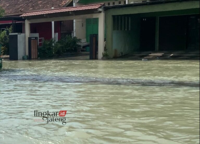 Pengungsi Banjir Demak Tembus 8.170 Orang, Evakuasi Terus Berlanjut