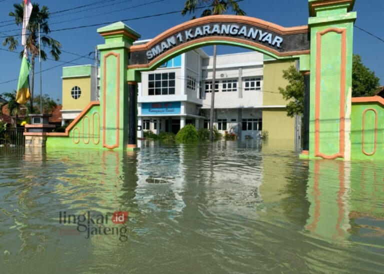 2 Tanggul di Karanganyar Jebol Hari Ini, Banjir Demak Makin Meluas