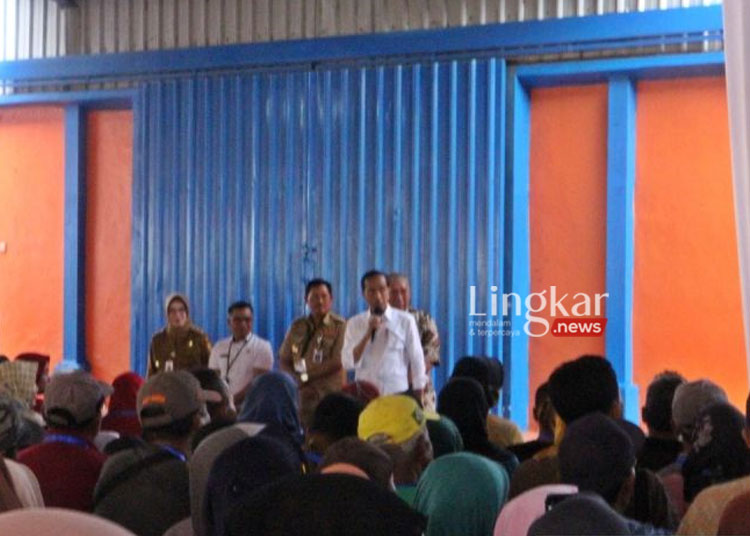 Presiden Jokowi Salurkan Bantuan Beras kepada 1.000 Keluarga Penerima Manfaat di Sukoharjo