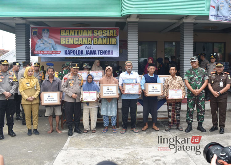 Korban Banjir Demak Dapat Bantuan Logistik dari Kodam IV/Diponegoro dan Polda Jateng